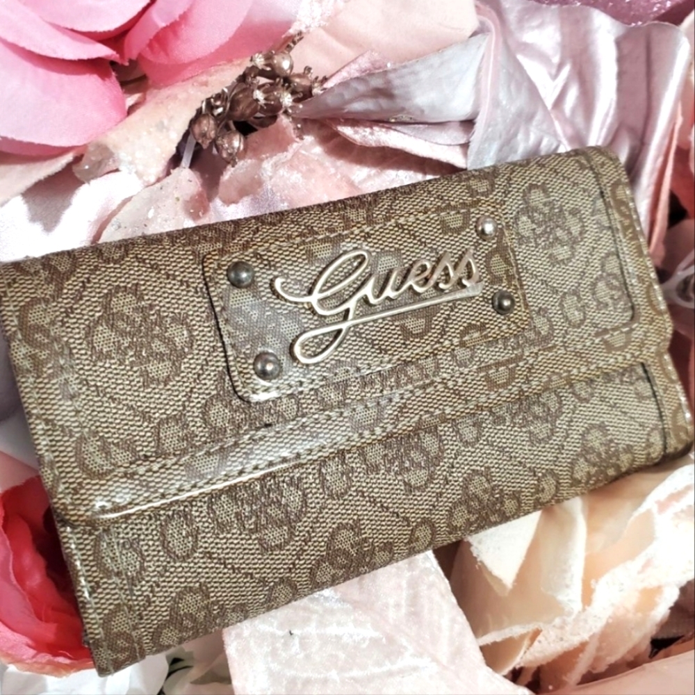 Guess Wallet